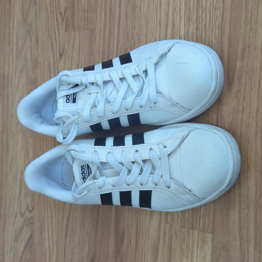 Adidas Shoes sneakers Size 8.5 - Picture 1 of 7